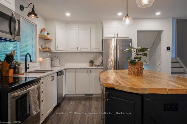 6 Mccharles Line, House other with 3 bedrooms, 2 bathrooms and 6 parking in Powassan ON | Image 5