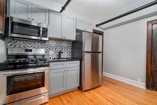 bw-532 Hillside Ave, Glen Ellyn, IL, 60137-4654 | Card Image