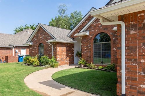 12432 Hastings Rd, Midwest City, OK, 73130-4928 | Card Image