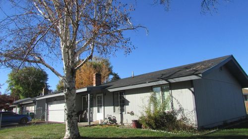 4511 Sturdivant Ave, Klamath Falls, OR, 97603-7992 | Card Image