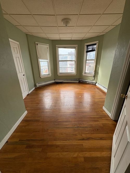 3-220 East Eagle St, Boston, MA, 02128 | Card Image