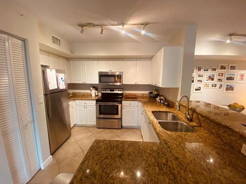 405 Villa Cir, Boynton Beach, FL, 33435-8911 | Card Image