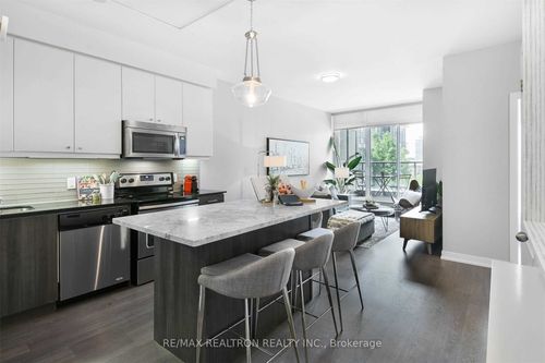 515-8 Fieldway Rd, Etobicoke, ON, M8Z0C3 | Card Image