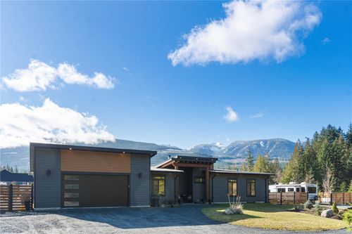 3770 Tralee Rd, Qualicum Beach, BC, V9K1V6 | Card Image