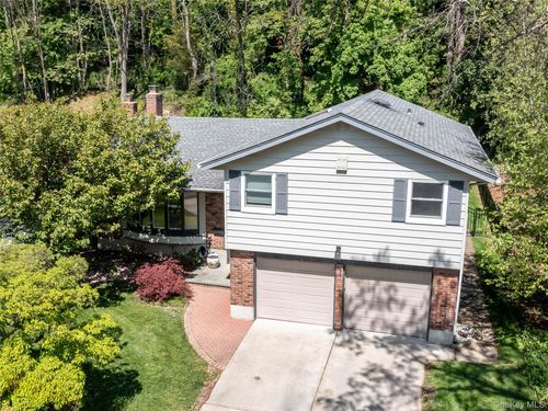 50 Roger Dr, Port Washington, NY, 11050-2528 | Card Image