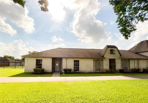 7301 Cook Rd, Houston, TX, 77072-2232 | Card Image