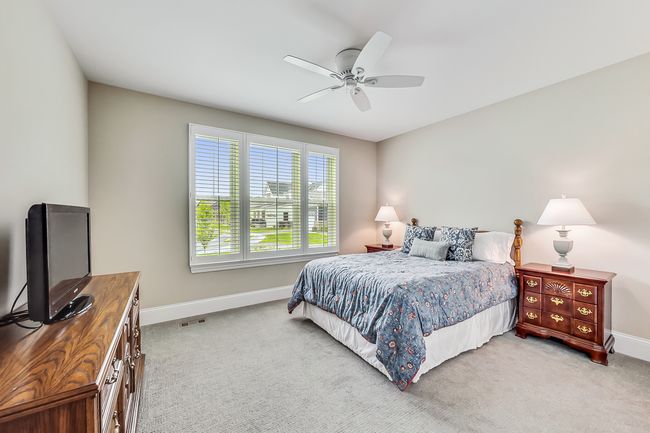 2811 Parkside Cir, House other with 3 bedrooms, 3 bathrooms and 2 parking in Glenview IL | Image 24