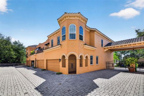 2908 Hansen Manor Ln, TAMPA, FL, 33611-2857 | Card Image