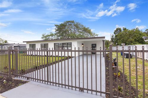 1910 Nw 134th St, Miami, FL, 33167-1454 | Card Image