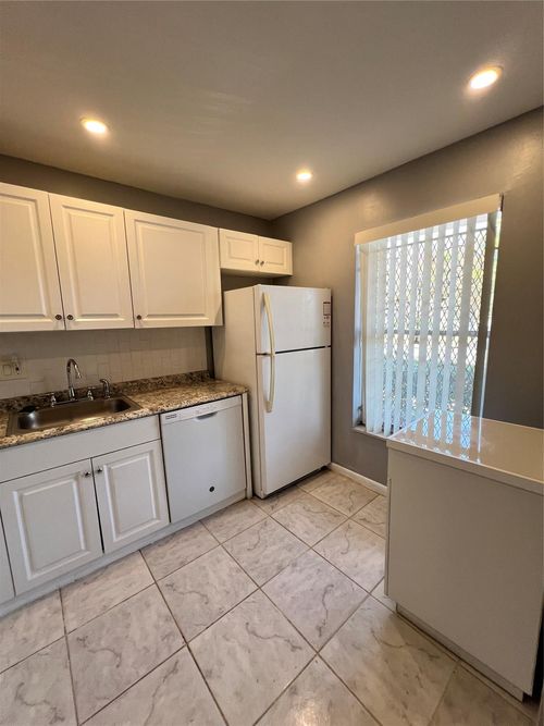 apt-110-6001 Nw 61st Ave, Tamarac, FL, 33319-6222 | Card Image