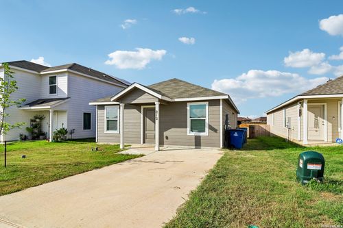 212 Cowboy Rdg, Pleasanton, TX, 78064-2590 | Card Image