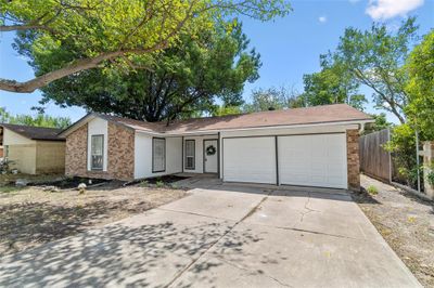 221 Domingo Drive, House other with 3 bedrooms, 2 bathrooms and null parking in Grand Prairie TX | Image 1