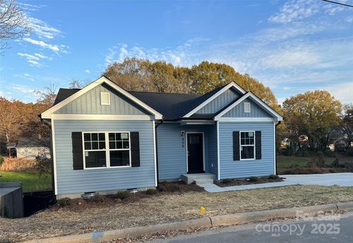 408 S Hill St, Gastonia, NC, 28052-2902 | Card Image