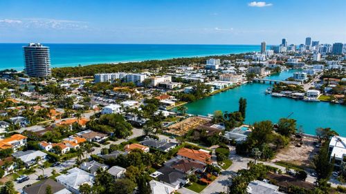 8819 Dickens Ave, Surfside, FL, 33154-3358 | Card Image