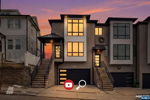 256A 7th St, Palisades Park, NJ, 07650-4034 | Card Image