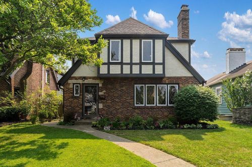 742 Montrose Ave, Bexley, OH, 43209-2450 | Card Image