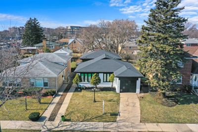 7226 N Kildare Avenue, House other with 3 bedrooms, 2 bathrooms and 1 parking in Lincolnwood IL | Image 3