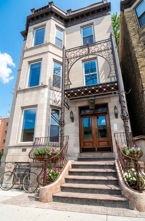 1r-847 W Addison St, CHICAGO, IL, 60613-5996 | Card Image