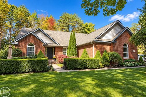 122 Howland Pines Dr, Oxford, MI, 48371-4192 | Card Image