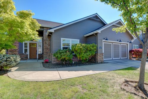 108 Sandridge Way, Eagle Point, OR, 97524 | Card Image