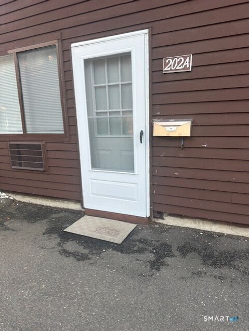 a-202 Naugatuck Ave, Milford, CT, 06460-6062 | Card Image