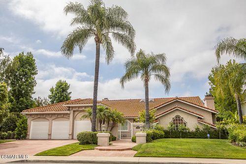 29366 Laro Dr, Agoura Hills, CA, 91301-1608 | Card Image