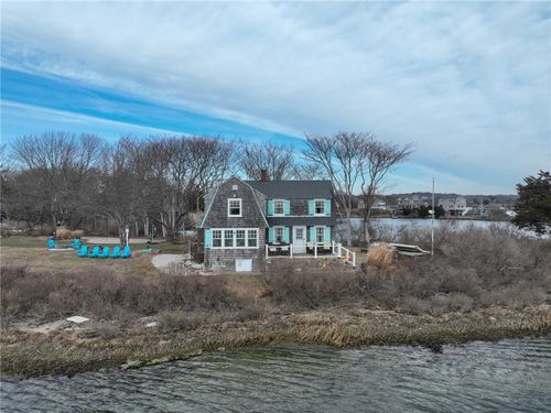 20 Snowberry Ln, Westerly, RI, 02891-4402 | Card Image