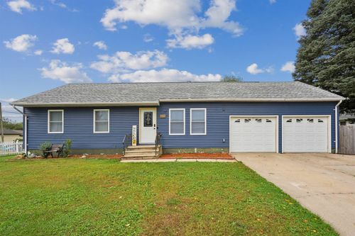 908 3rd Ave Sw, Oelwein, IA, 50662-2913 | Card Image
