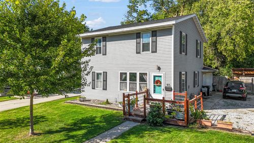 415 H Ave, Nevada, IA, 50201-2025 | Card Image