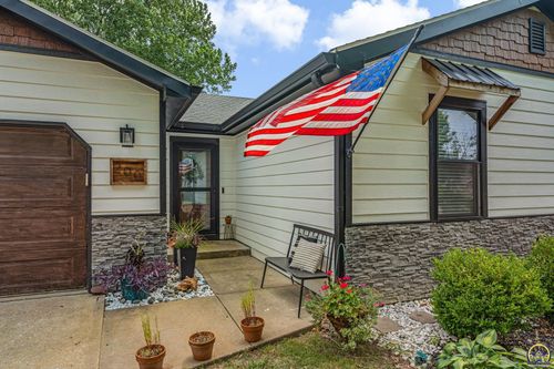 200 Sharon Dr, Lawrence, KS, 66049-4067 | Card Image
