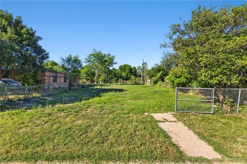 2104 Newport St, McAllen, TX, 78501-7249 | Card Image