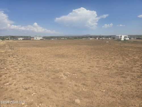 127 W Laxton Castle Way, Paulden, AZ, 86334-2920 | Card Image