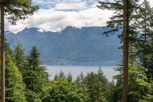 393 Creek Rd, Bowen Island, BC, V0N1G1 | Card Image