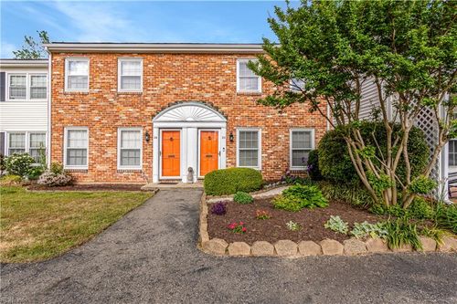 23 Towne Square Dr, Newport News, VA, 23607-1526 | Card Image