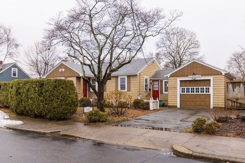 107 Fuller St, Pawtucket, RI, 02861 | Card Image
