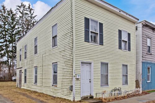 27 Archibald St, Burlington, VT, 05401-4221 | Card Image