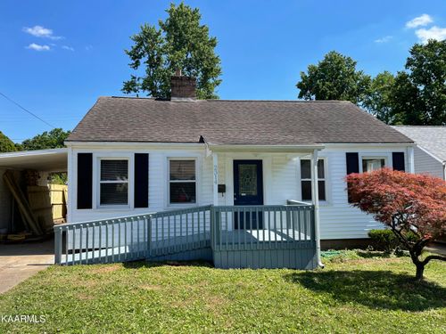 2314 Coker Ave, Knoxville, TN, 37917-3952 | Card Image