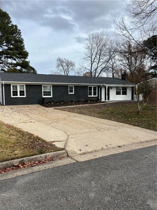 3804 Charter Oak Rd, Virginia Beach, VA, 23452-3215 | Card Image