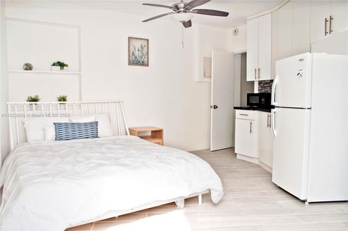 1a-4105 N Ocean Dr, Lauderdale By The Sea, FL, 33308-5422 | Card Image