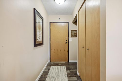 208-105 3rd St N, Moorhead, MN, 56560-1940 | Card Image