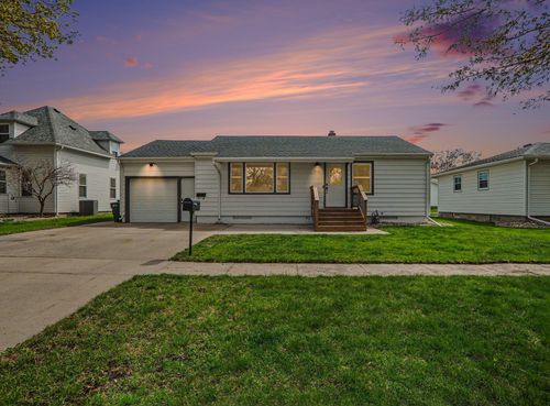 808 N Oakley St, Luverne, MN, 56156-1343 | Card Image
