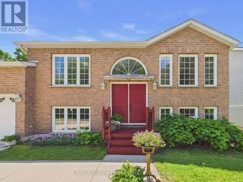 525 Lorne St, Gravenhurst, ON, P1P1N1 | Card Image