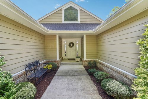 320 Dawnbrook Dr, Flat Rock, NC, 28731-8578 | Card Image