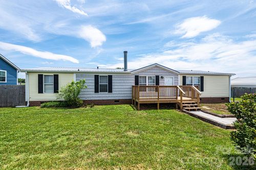 2385 Arrowwood Dr, Hickory, NC, 28601-7297 | Card Image