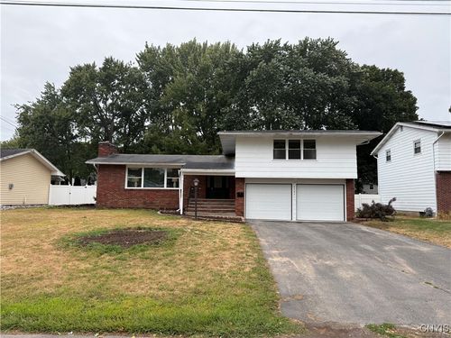 7593 Daphne Dr, Syracuse, NY, 13212-1004 | Card Image