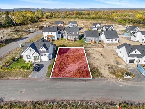 195 Higginson St, Vankleek Hill, ON, K0B1R0 | Card Image