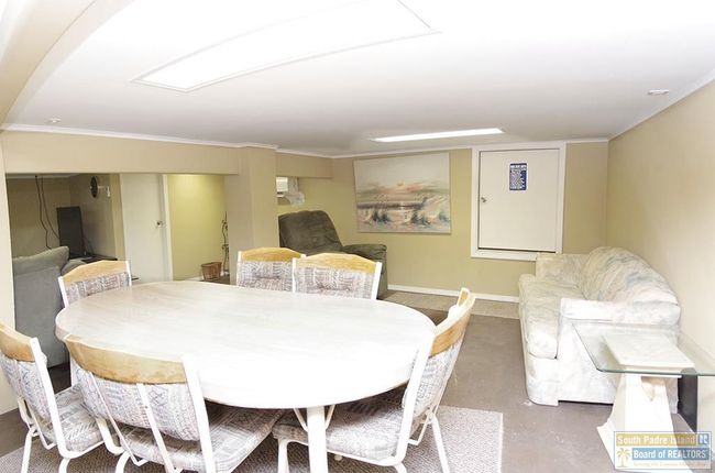 502 W Clam Cir, House other with 2 bedrooms, 3 bathrooms and null parking in Port Isabel TX | Image 54