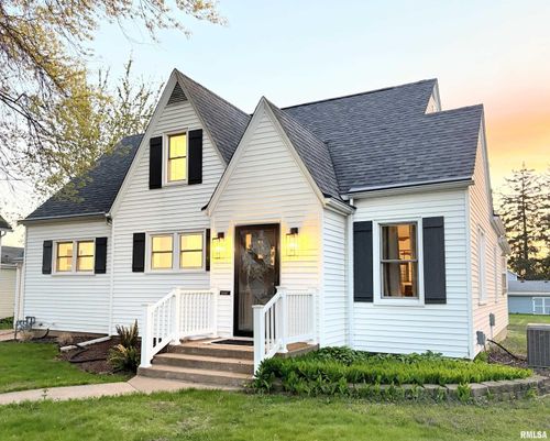 323 N Vail St, Geneseo, IL, 61254-1249 | Card Image