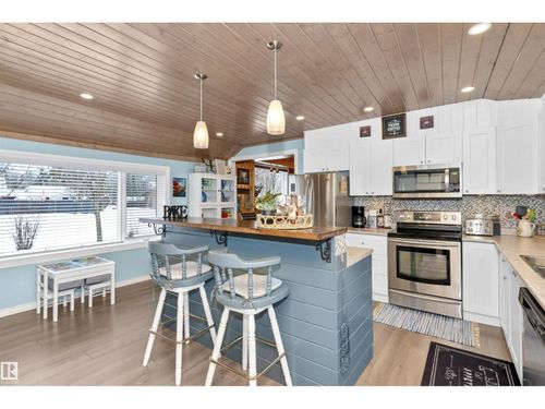 516 5 St, West Cove, AB, T0E0A2 | Card Image