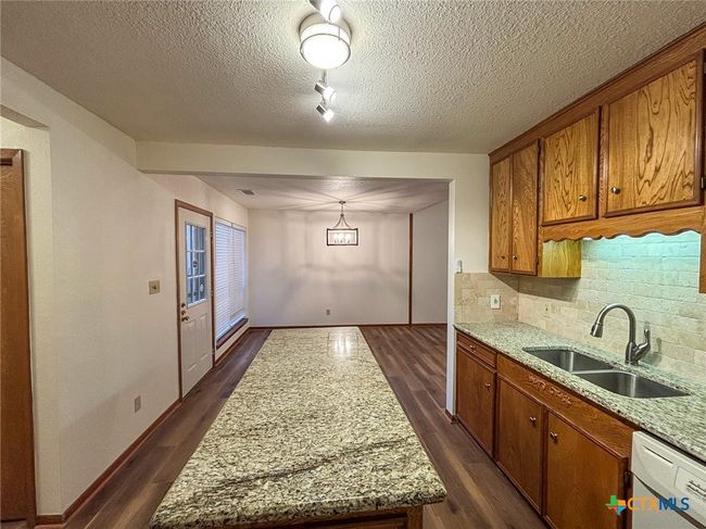 APT-28 - 101 Maplewood Dr, Condo with 3 bedrooms, 2 bathrooms and null parking in Victoria TX | Image 6
